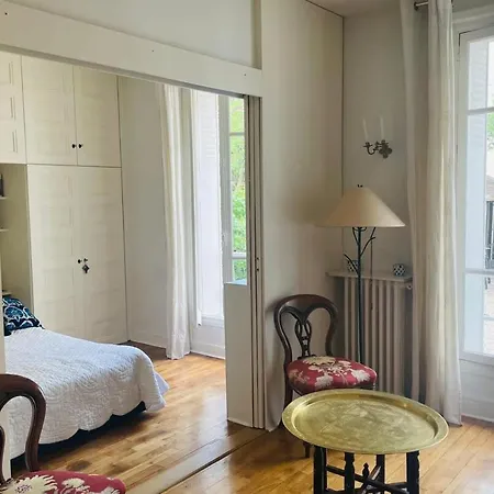 Appartement Beautiful 1 Bedroom Next To Roland