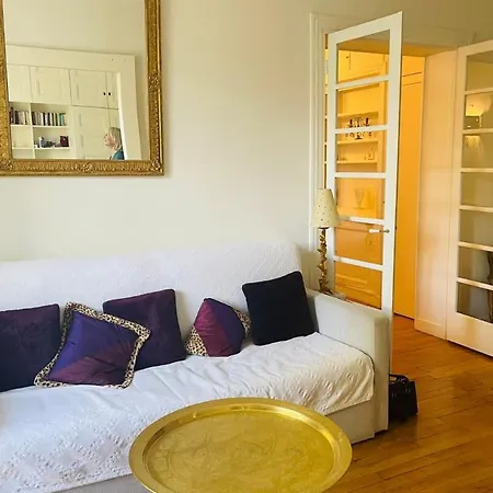Beautiful 1 Bedroom Next To Roland Appartement