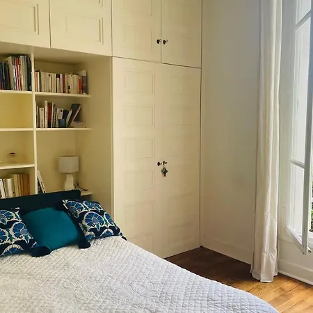 Appartement Beautiful 1 Bedroom Next To Roland *